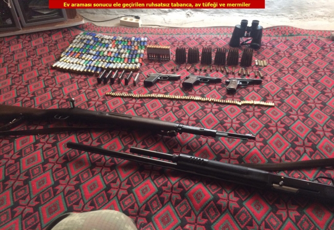 Diyarbakır'da PKK'lı teröristlere ait 13 sığınak imha edildi