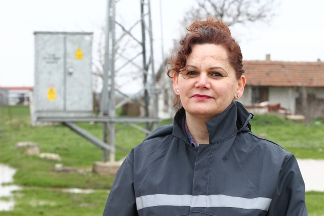 Refiye Dülger'in yüksek gerilim hattındaki tehlikeli mesaisi