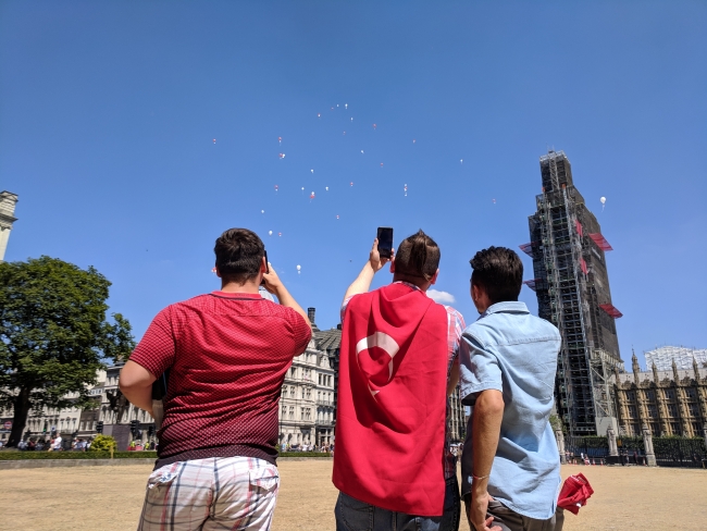 Türkiye'den kilometrelerce uzakta şehitler unutulmadı