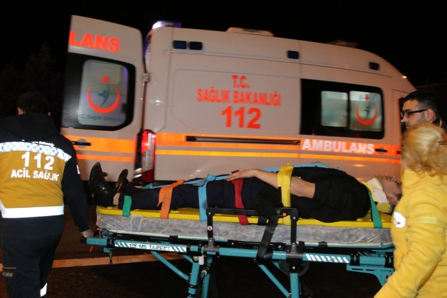Düzce'de yolcu otobüsü bariyerlere çarptı: 7 yaralı