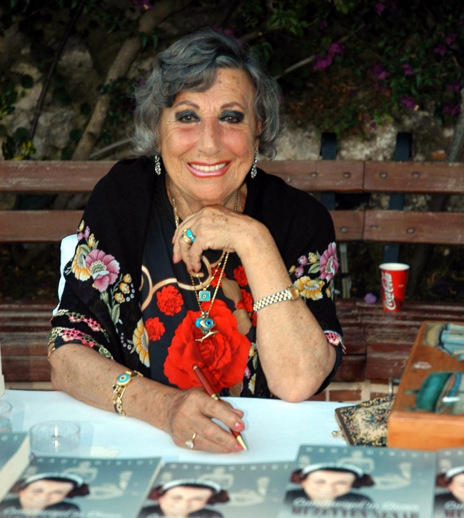 Türk müziğinin güçlü sesi Müzeyyen Senar 100 yaşında