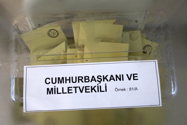 Türkiye sandık başına gitti