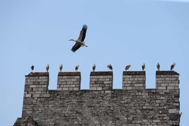Tarihi surlarda güneşi karşıladılar