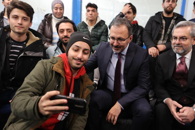 Bakan Kasapoğlu: Genç Ofis sayımız 300'ü geçti