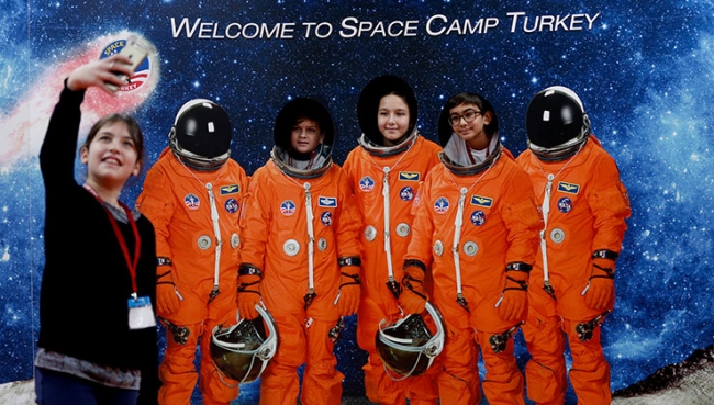 İzmir'deki uzay kampına yoğun ilgi