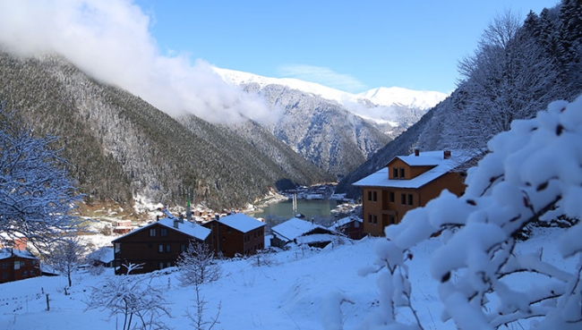 Doğu Karadeniz'in seyir terasları turistlere görsel şölen sunuyor