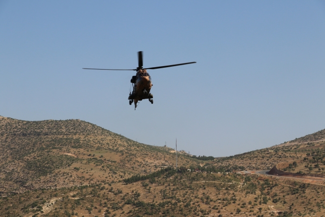 Oy pusulaları askeri helikopterle taşındı