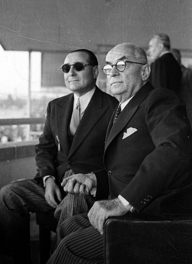Fotoğraf: AA/ Başbakan Menderes ve Cumhurbaşkanı Bayar