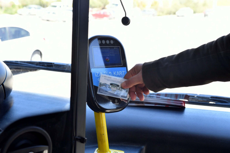 İzmir'de 30 yaş üstü kişiler öğrenci indiriminden yararlanamayacak