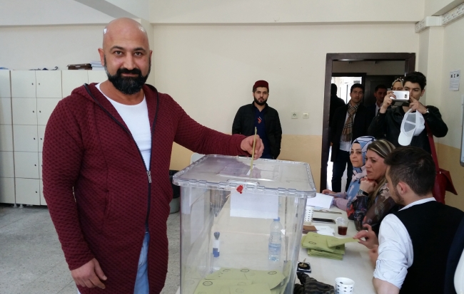 15 Temmuz kahramanları oylarını kullandı