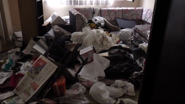 Zeytinburnu'nda bir evden 15 ton çöp çıktı