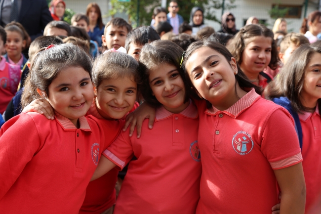 أجراس المدارس تقرع لأكثر من 17 مليون طالب اليوم في تركيا (صور) 5