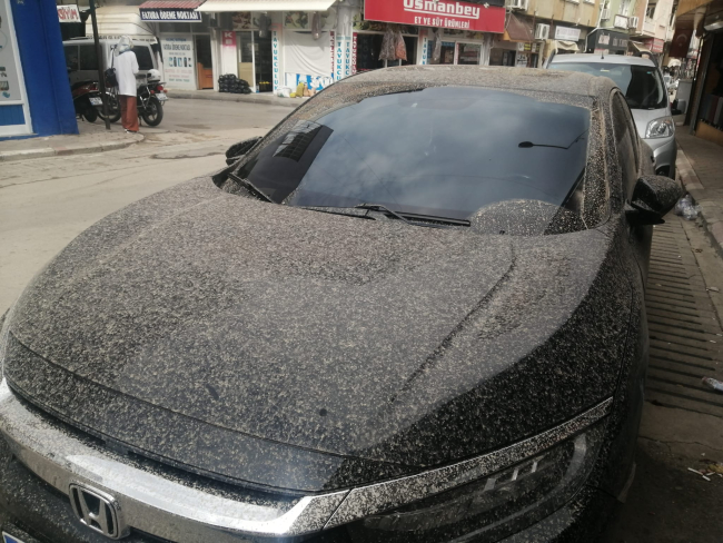 Adana'da çamur yağdı