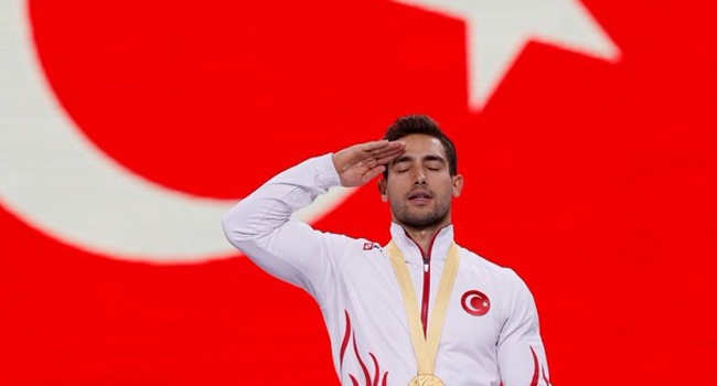 Milli sporculardan Mehmetçiğe moral