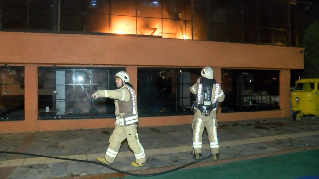 İstanbul'da kafe yangını