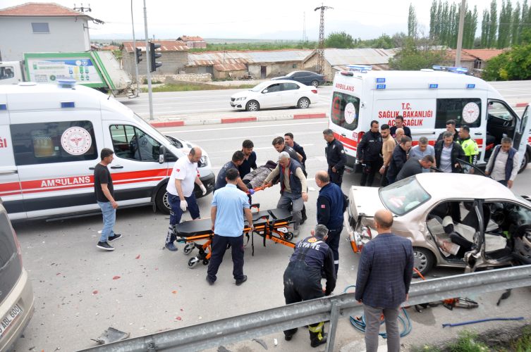 Karaman'da kaza: 1 kişi hayatını kaybetti, 7 kişi yaralı