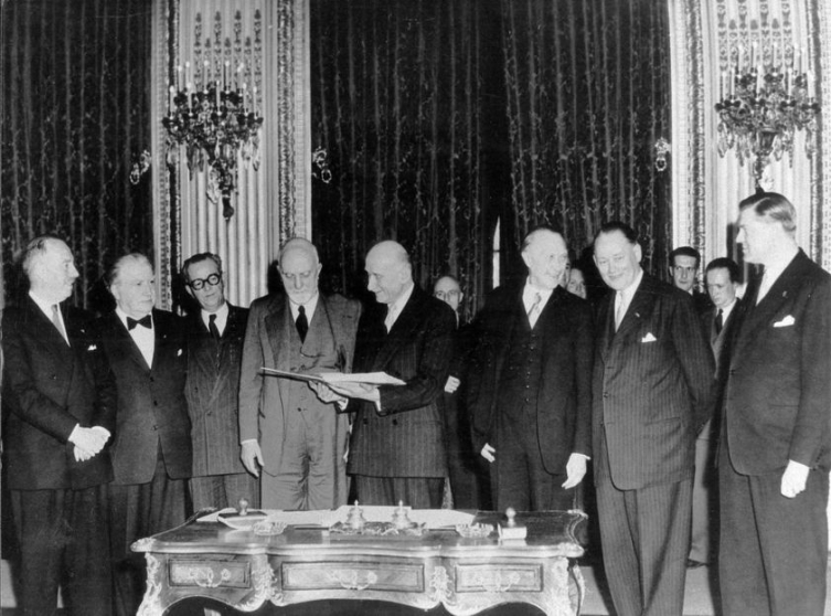 23 Temmuz 1952'de Paris Anlaşması'nın imzalanması (Fotoğraf: Avrupa Parlamentosu