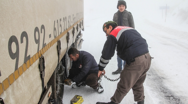 Yurt genelinde yoğun kar yağışı etkili oluyor