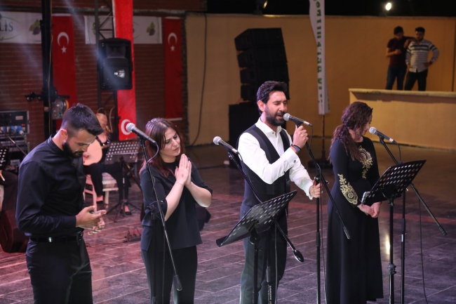 TRT Tasavvuf ve Türk Halk Müziği Grubu Kilis'te konser verdi
