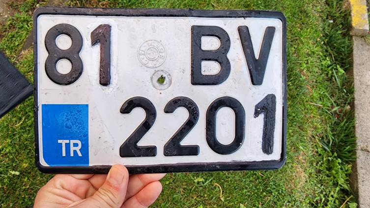 Plakasına rakam ekleyen motosiklet sürücüsüne 28 bin lira ceza