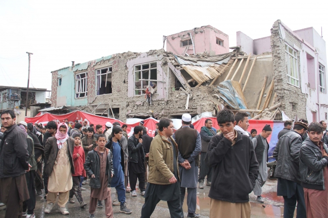 Afganistan'da NATO konvoyuna saldırı