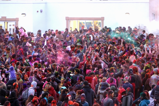 ABD, 'Holi Festivali'yle renklendi