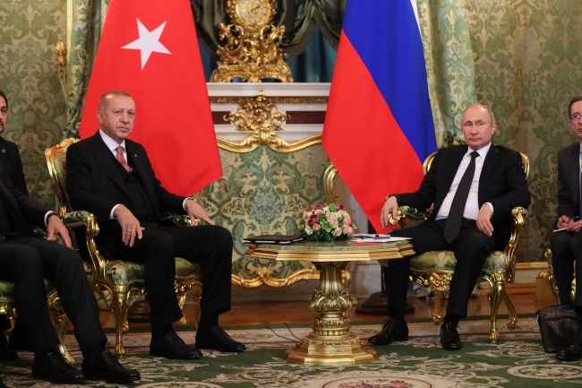 Putin: Gündemimizde S-400'lerin Türkiye'ye sevkiyatı var