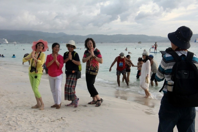 Filipinler, Boracay Adası'nı turizme kapatıyor