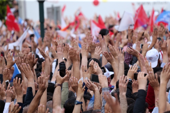 Cumhurbaşkanı Erdoğan: Türkiye'yi şaha kaldıracağımızın ahdini milletimize verdik