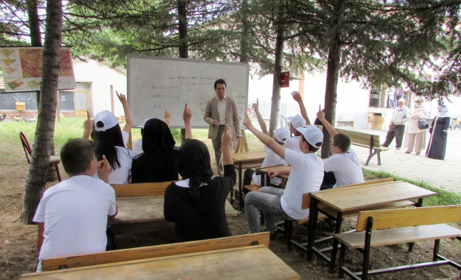Afyon'da ilkokul öğrencilerinden "doğa sınıfı"