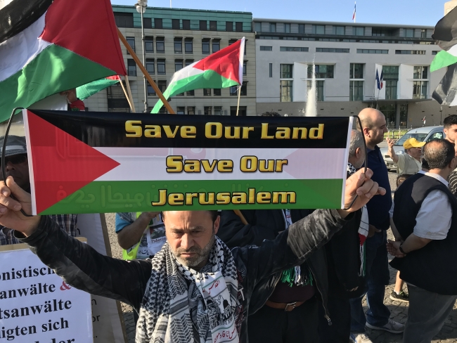 ABD dünyanın dört bir yanında protesto edildi