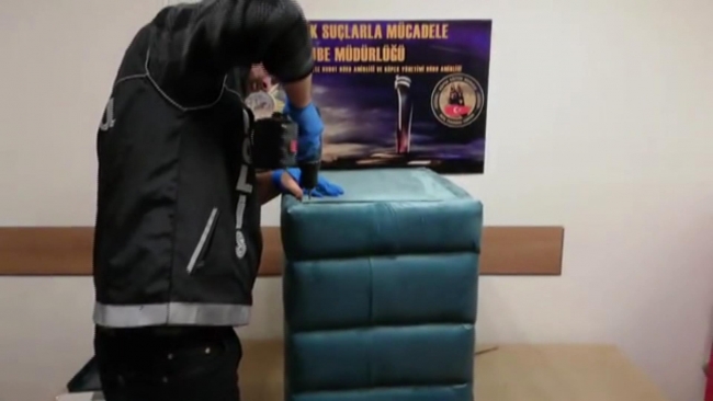 Kargo paketinden 80 bin uyuşturucu hap çıktı