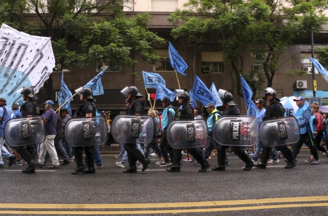 Arjantin'de halk zamları protesto için sokaklarda