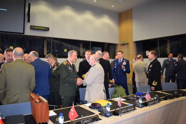 Orgeneral Akar'dan Brüksel'de görüşme trafiği