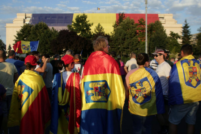 Romanya'da hükümet karşıtı gösteriler sürüyor