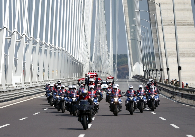 Sofuoğlu'ndan Yavuz Sultan Selim Köprüsü'nde hız rekoru