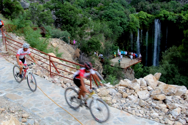 Yerköprü Şelalesi bisikletçileri ağırladı