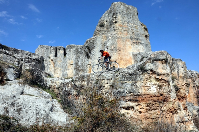 Türkiye’yi "Siyah Çekirge" ile 7 kez turladı