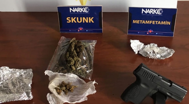 Adana'da 3 bin 316 uyuşturucu hap ele geçirildi