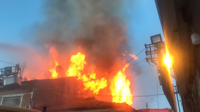 Afyonkarahisar'da çıkan yangında 15 iş yeri kullanılamaz hale geldi