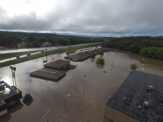 ABD Kansas'ta sel felaketi nedeniyle 300'den fazla kişi tahliye edildi