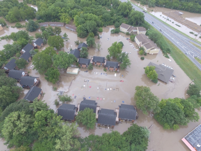 ABD Kansas'ta sel felaketi nedeniyle 300'den fazla kişi tahliye edildi
