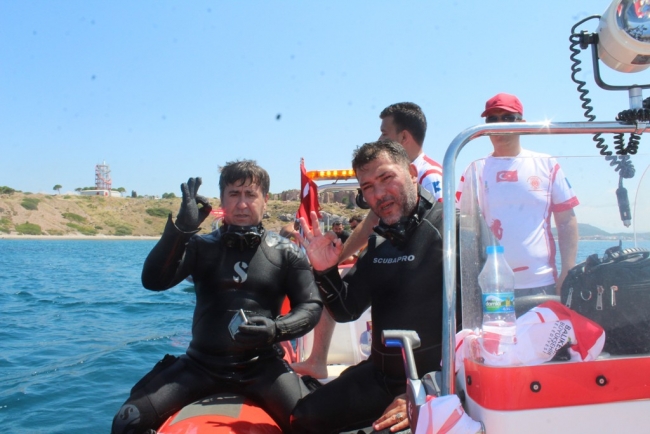 Engelli rekortmen 15 Temmuz şehitleri için daldı