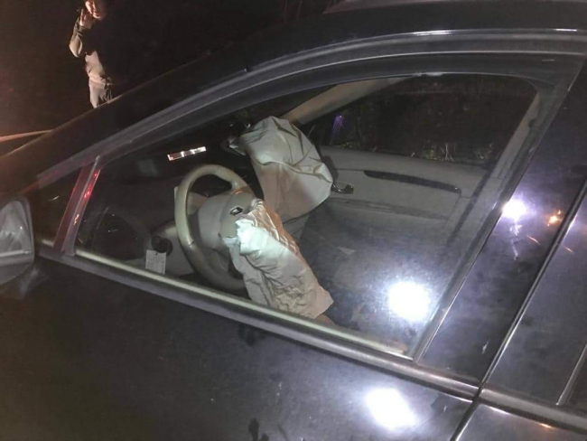 Karadeniz Sahil Yolu'nda heyelan: Otomobil hasar gördü