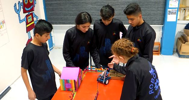 İmkansızlıklar içinde robotik kodlamaya merak saran Uludereli öğrenciler