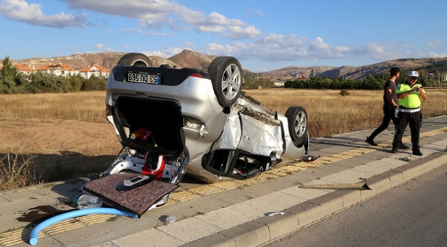 Sivas'ta iki otomobil çarpıştı: 5 yaralı