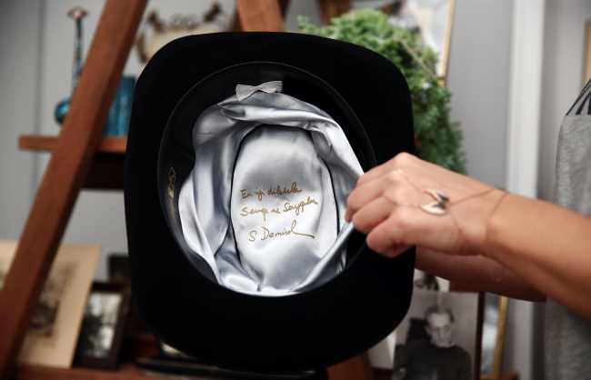 Nazım Hikmet'in eşyaları çöpten müzayedeye