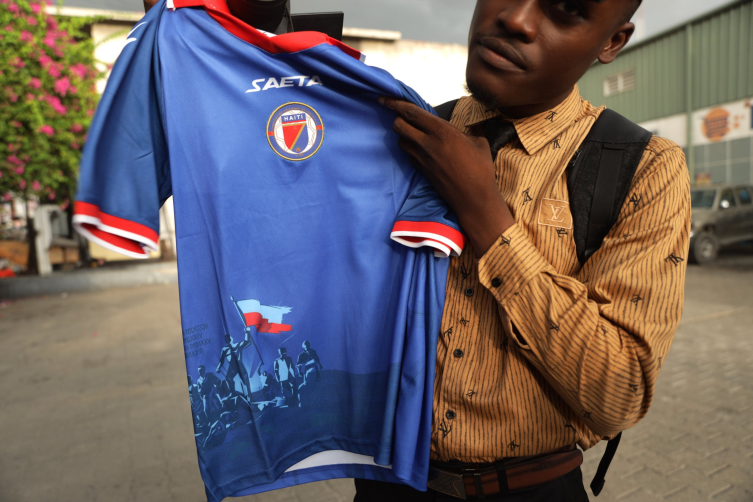 FIFA "siyasi" buldu, Haiti forma tasarımını değiştirdi