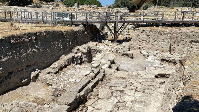 Troya Antik Kenti'nde 2 bin 800 yıllık agora gün yüzüne çıkıyor