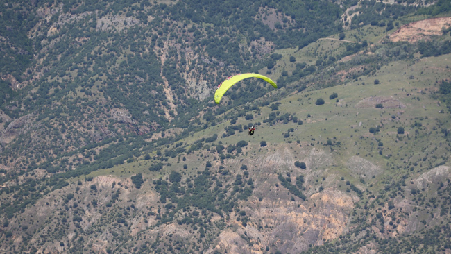 Bayramören'de yamaç paraşütleri yeniden havalandı